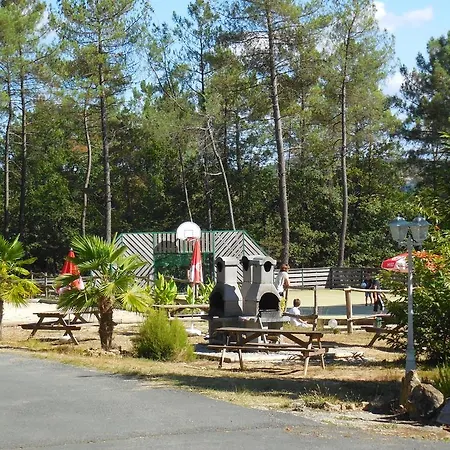 Domaine Des Grands Pins Semesterpark 4*